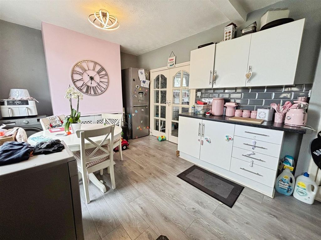 Property photo 3 of 12 Kitchen/Diner