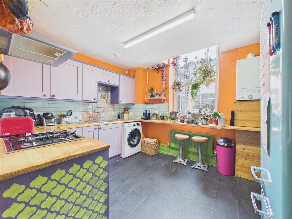 Property photo 2 of 13 Kitchen