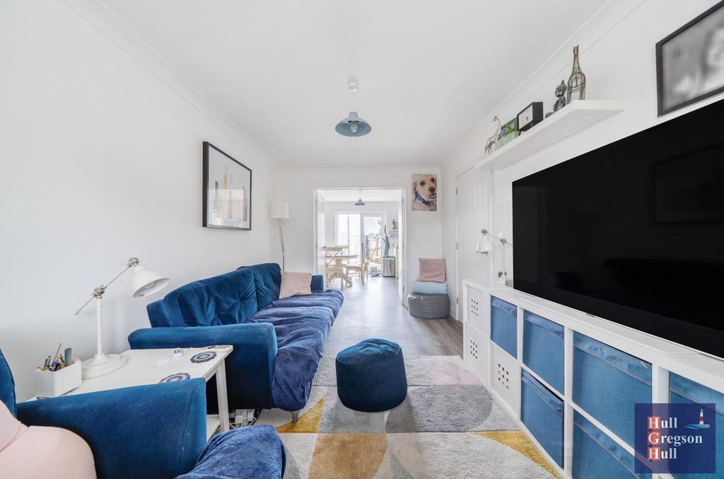 Property photo 3 of 19 01Bb32Fa-6A75-495B-9F83-8098Ea02Ad0B.Jpg
