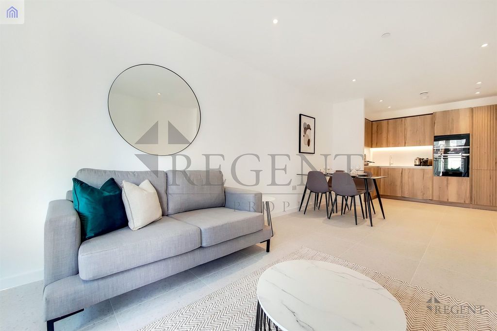 Property photo 1 of 10 (Main)