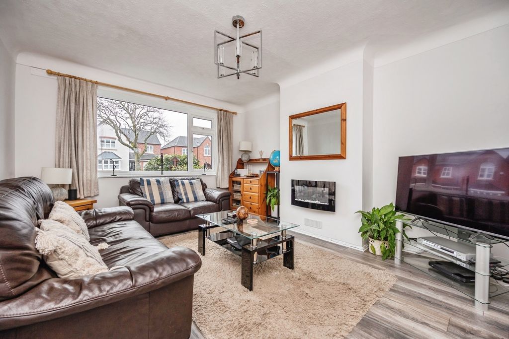 Property photo 3 of 18 Pbox-Img.Jpg