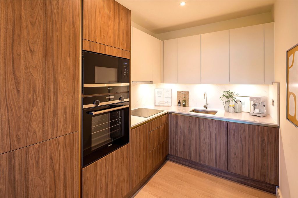 Property photo 3 of 8 Kitchen