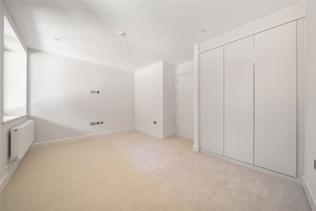 Property photo 3 of 8 Picture No. 06