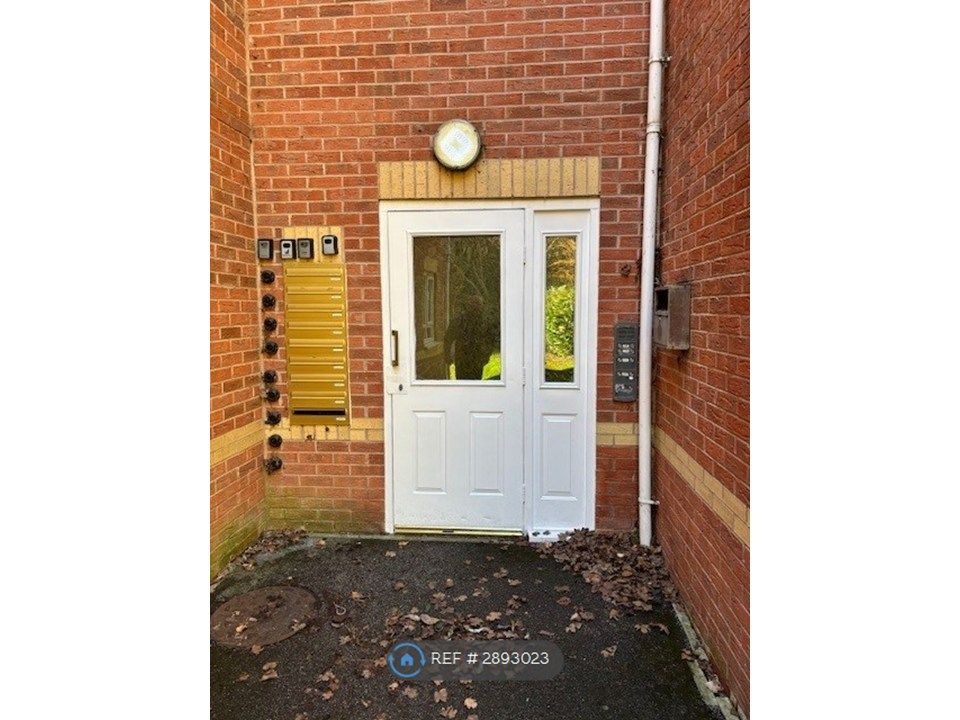 Property photo 2 of 12