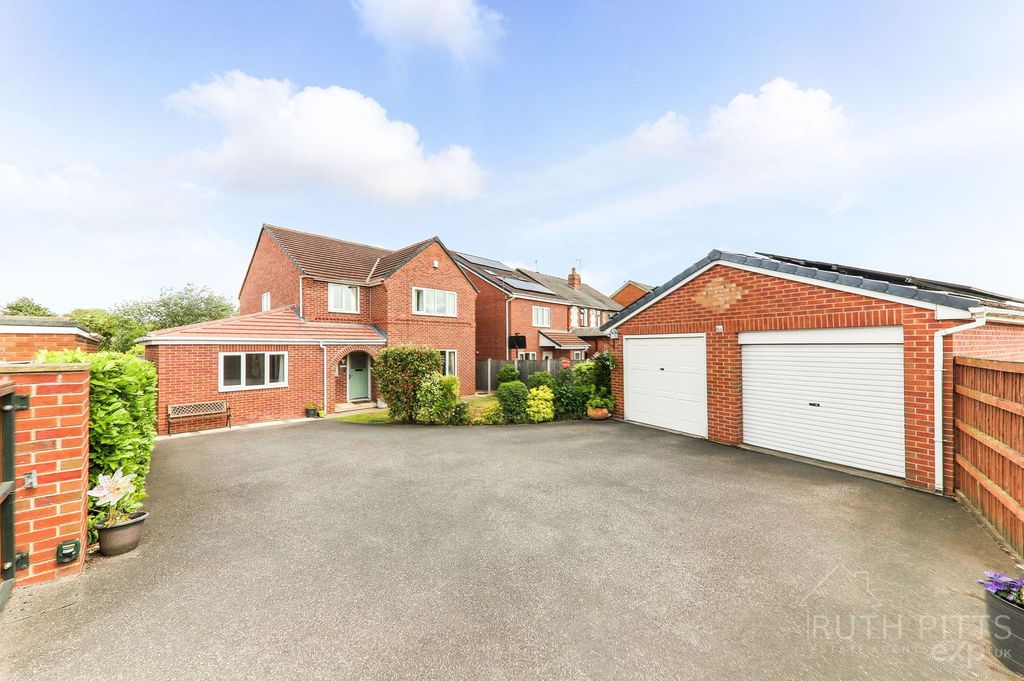 Property photo 1 of 42