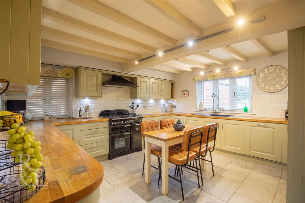 Property photo 3 of 46 2 Mount Road (49).Jpg