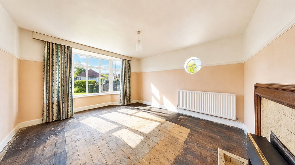 Property photo 2 of 8