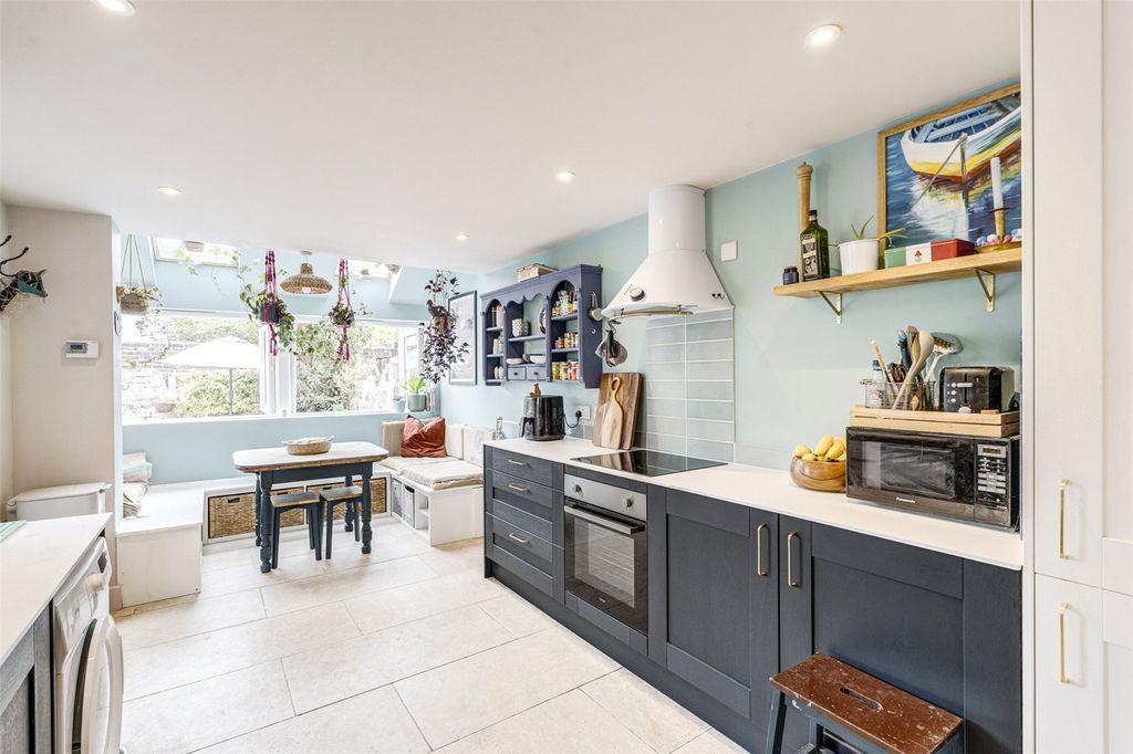 Property photo 2 of 23 Picture No. 20