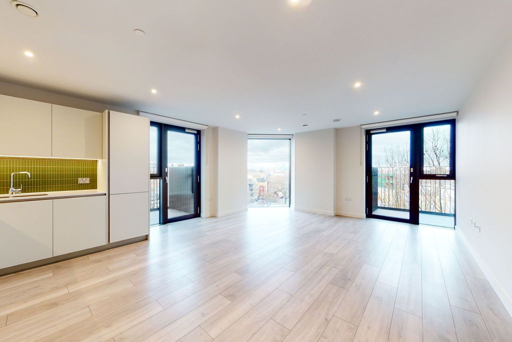 Property photo 3 of 28