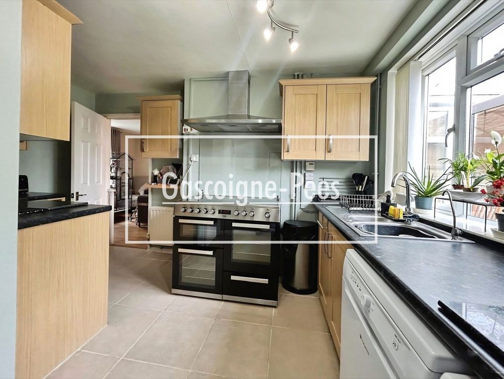 Property photo 2 of 13