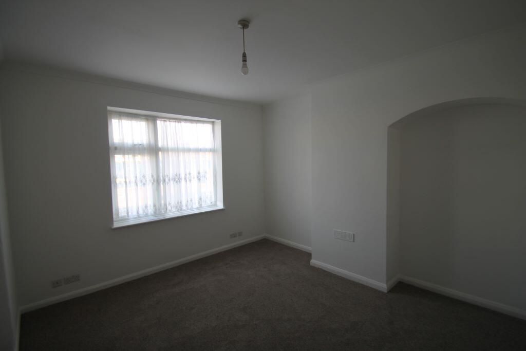 Property photo 1 of 11 Living Room