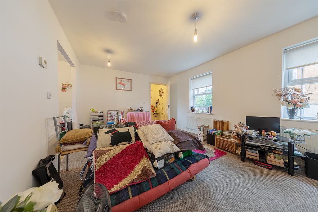 Property photo 3 of 19