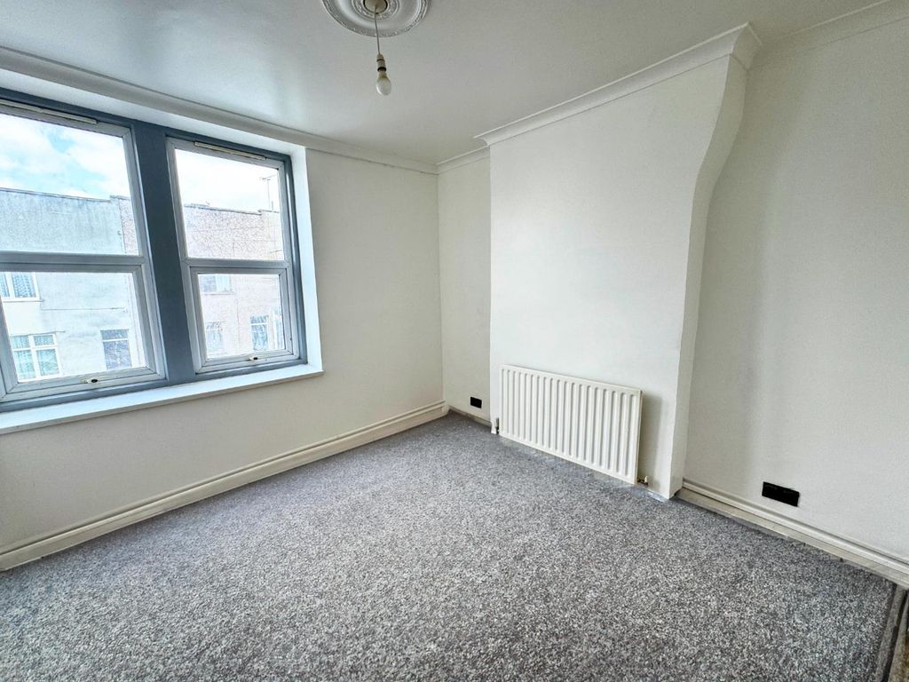 Property photo 2 of 17 Nesvrwxnvk-A-Fmfobgoca.Png