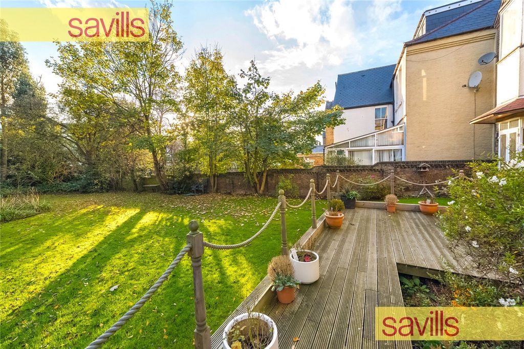 Property photo 2 of 13 Garden