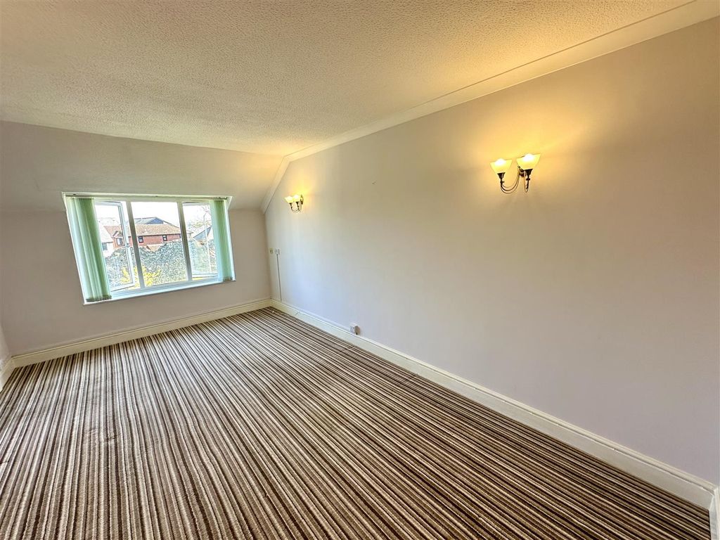 Property photo 2 of 10 Living Room