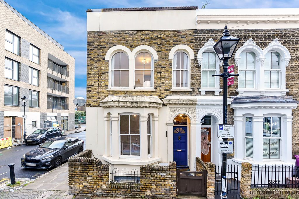 Property photo 1 of 11