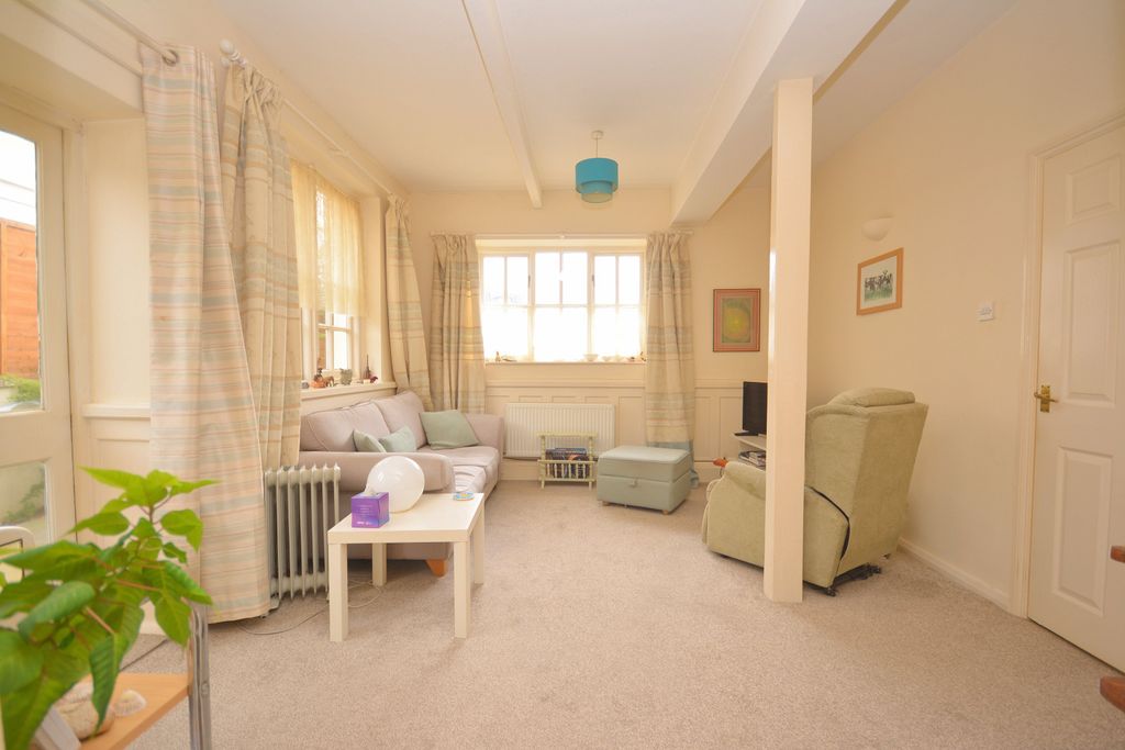 Property photo 3 of 8