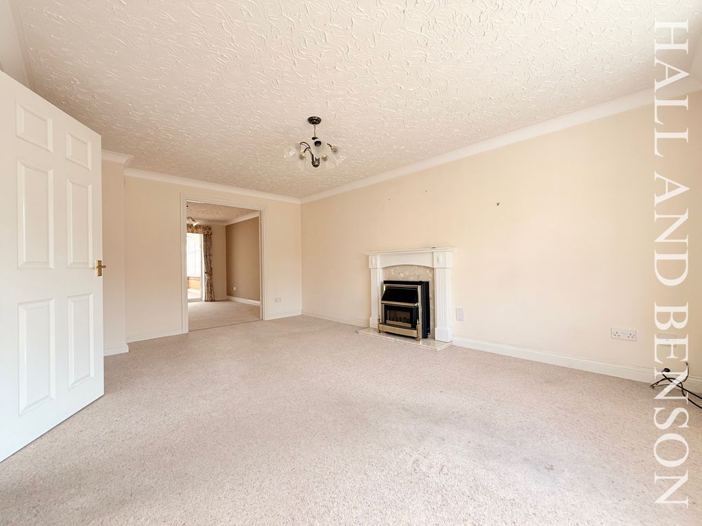 Property photo 3 of 19 Image