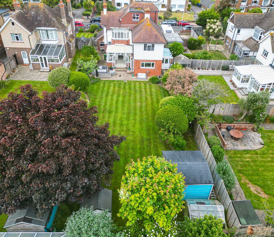 Property photo 2 of 32
