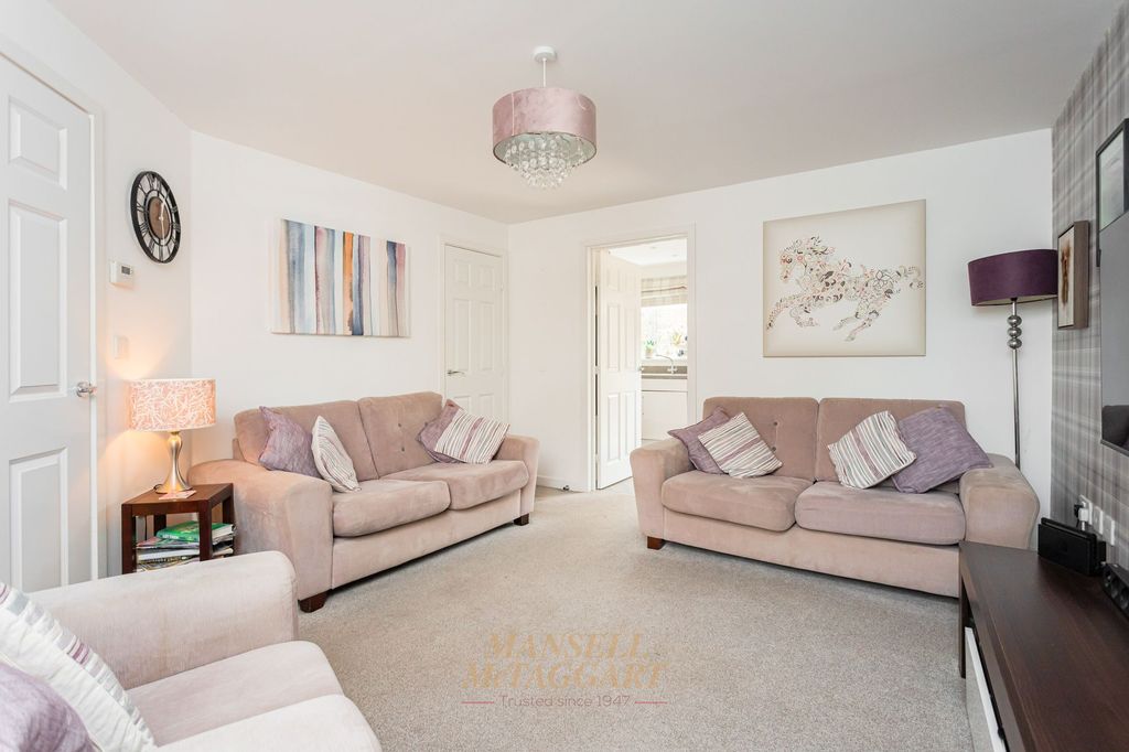 Property photo 2 of 23