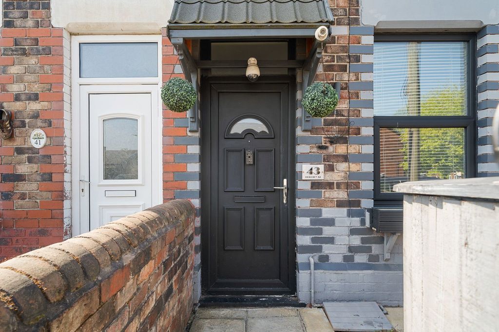 Property photo 3 of 31
