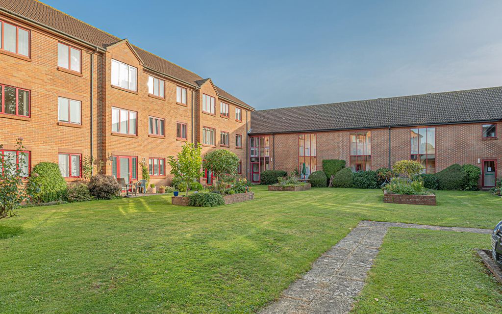 Property photo 1 of 9 P1050833-Enhanced-Nr-2.Jpg