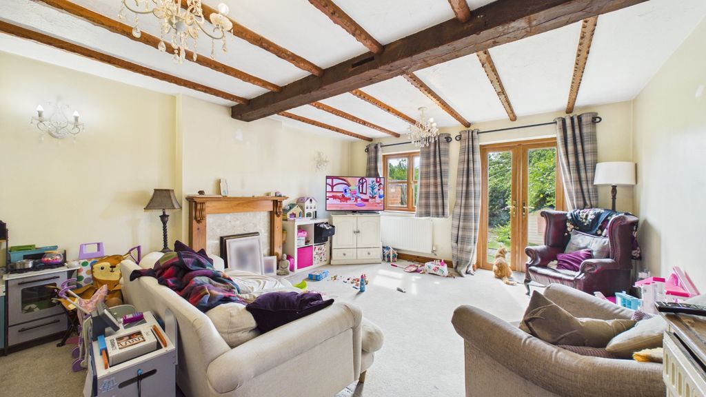 Property photo 2 of 13 5202471