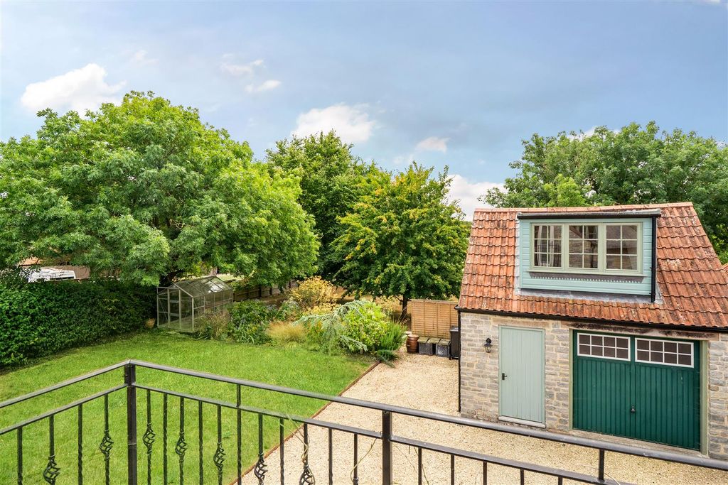 Property photo 3 of 22