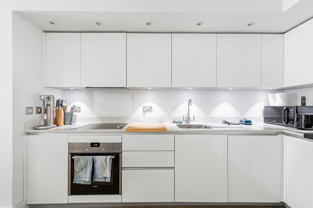 Property photo 3 of 19 Kitchen