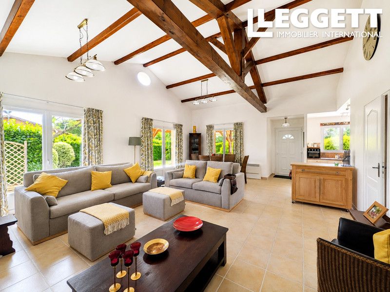 Property photo 2 of 10