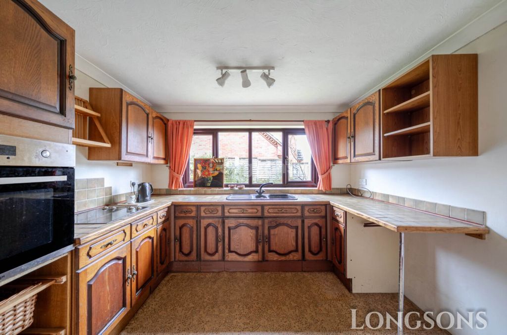 Property photo 2 of 19