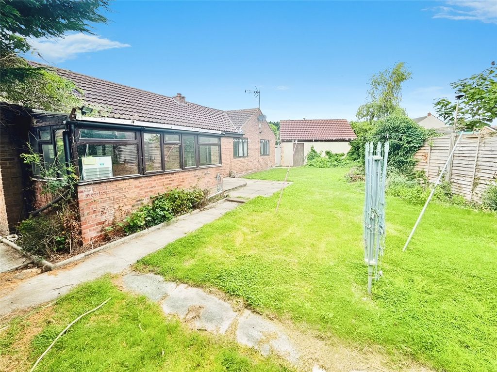 Property photo 3 of 14 Garden
