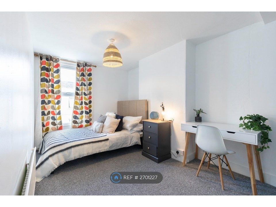 Property photo 3 of 4 Bedroom