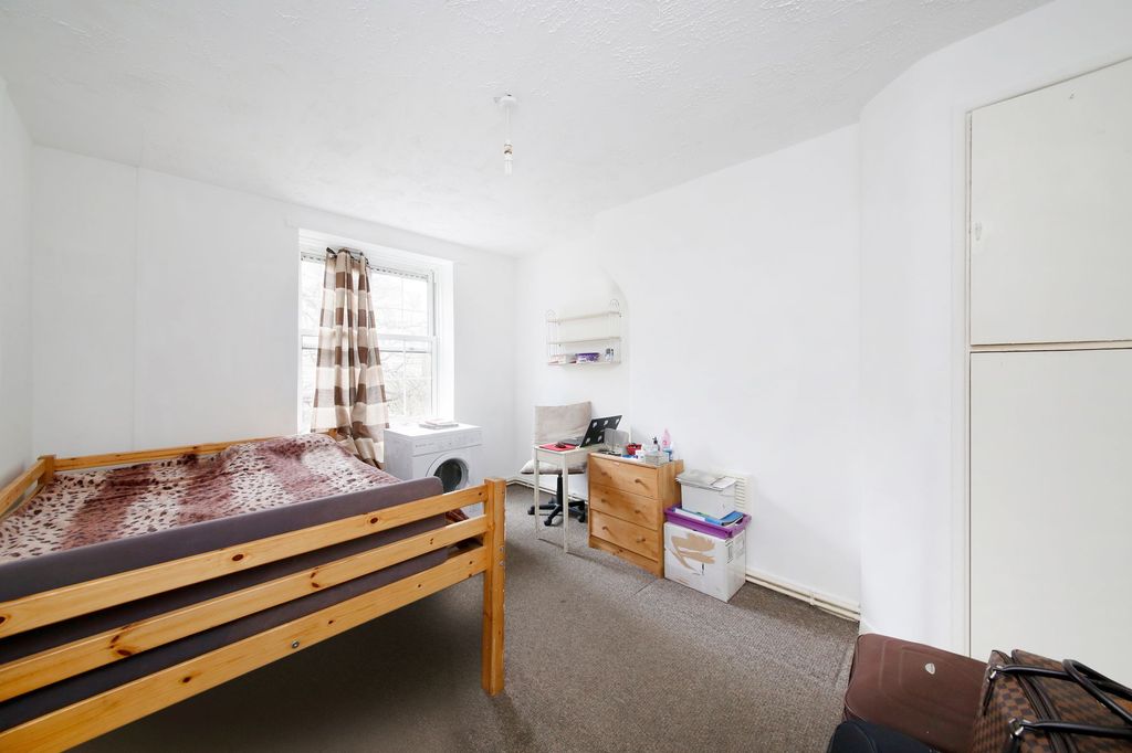 Property photo 3 of 7