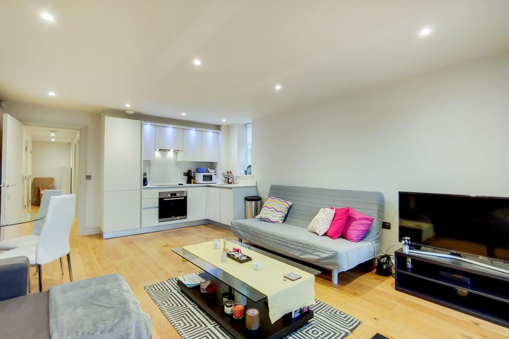 Property photo 1 of 11 Kitchen | Reception