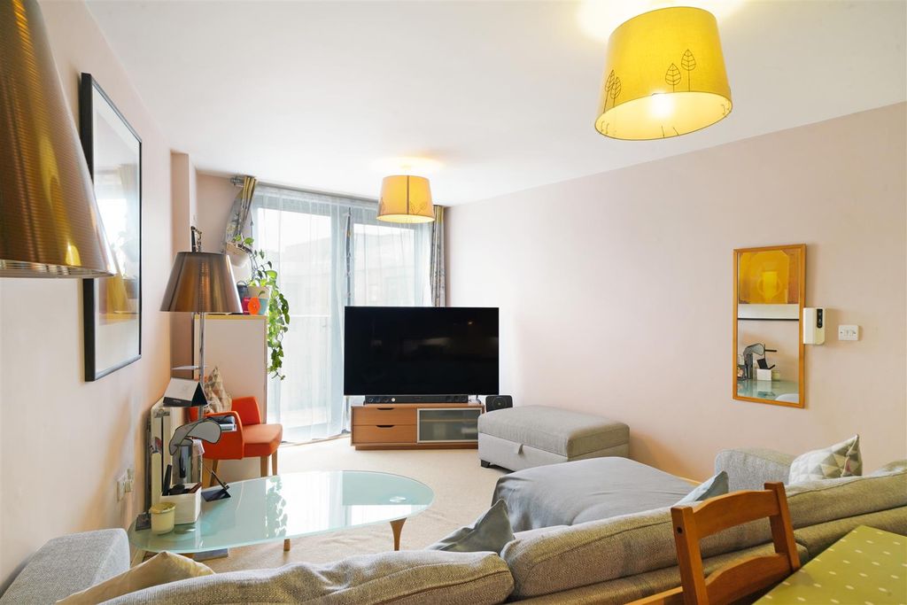 Property photo 3 of 9 Flat 26, Ebony Court - Wcokdry8O0Iu6Eaiae4N.Jpg