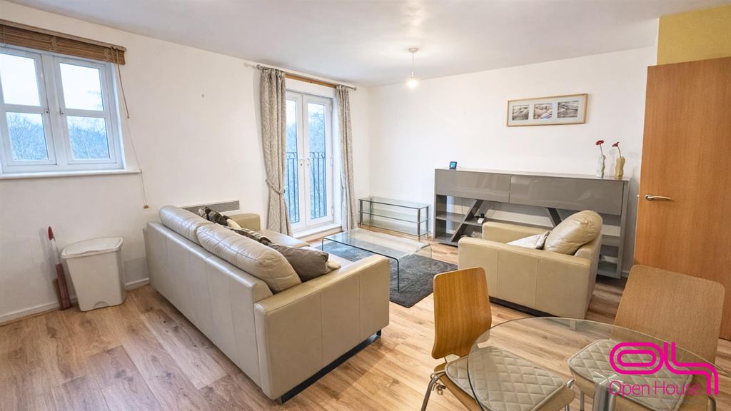 Property photo 2 of 11 Add A Subheading (30).Png