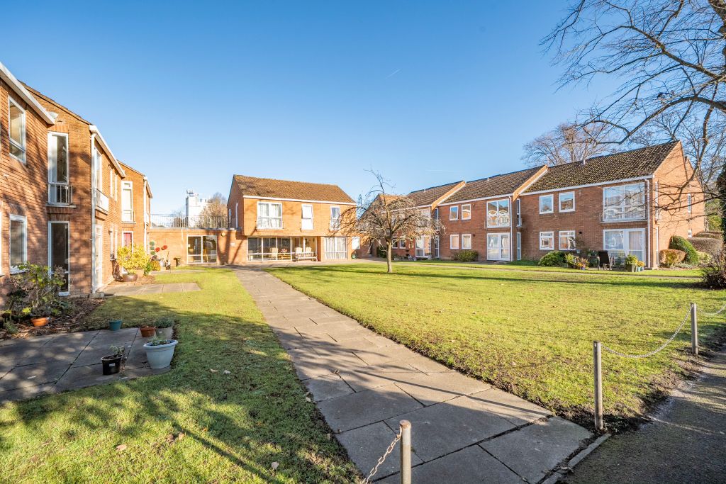 Property photo 2 of 21