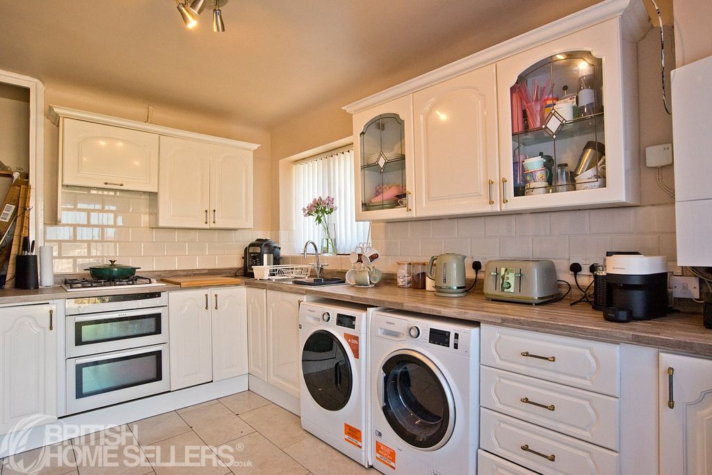 Property photo 2 of 13 Picture No. 08