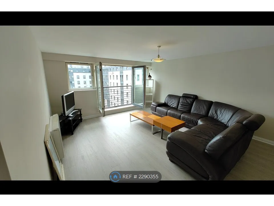 Apartment in Glasgow, Kingston - View 3