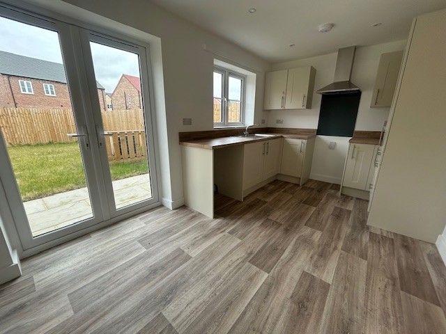 Property photo 2 of 8 Kitchen