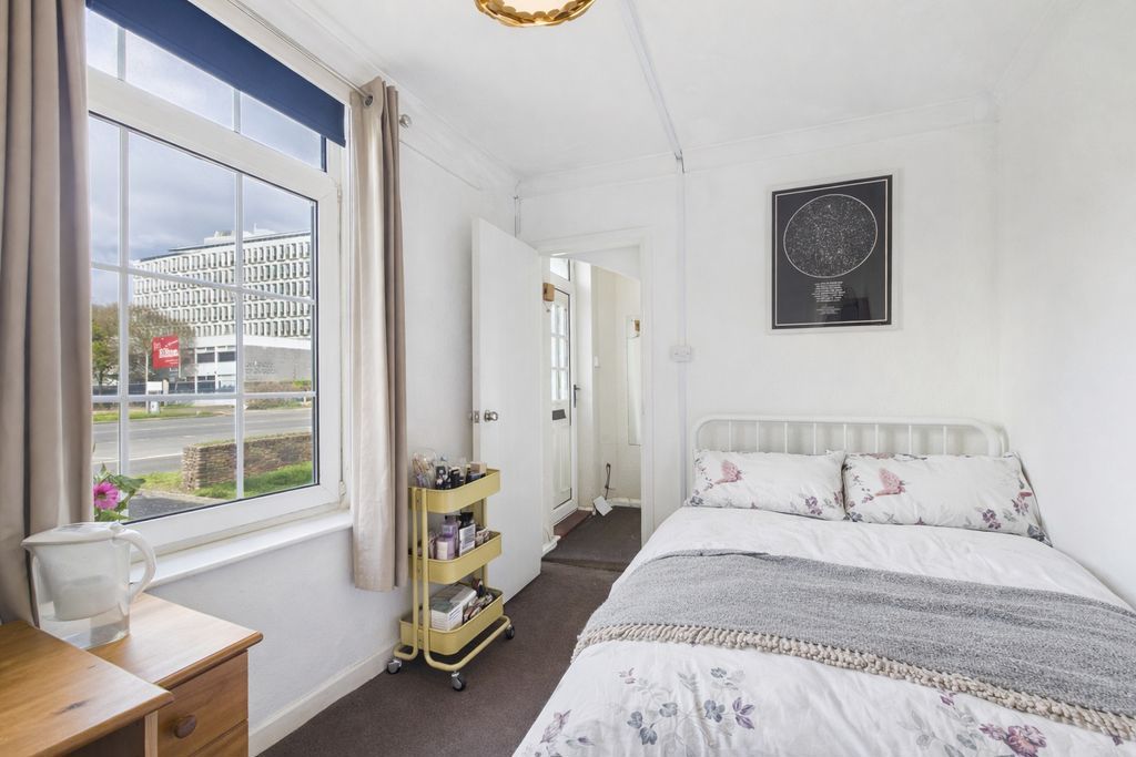 Property photo 2 of 11 Photo 15