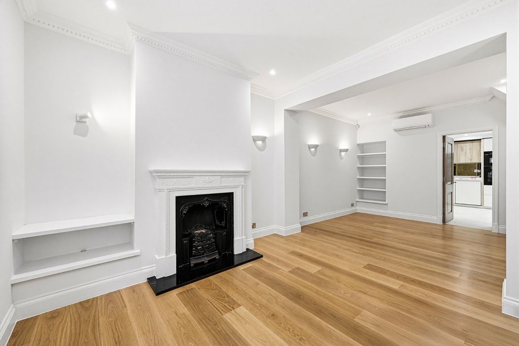 Property photo 1 of 13 Reception