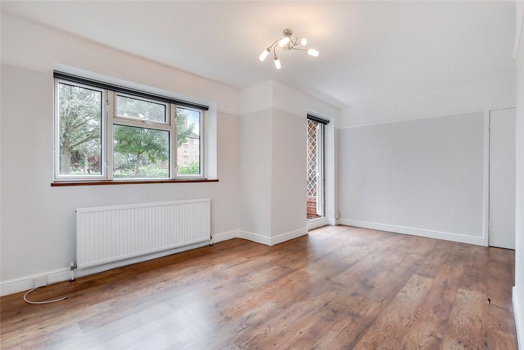 Property photo 1 of 12 Picture No. 24