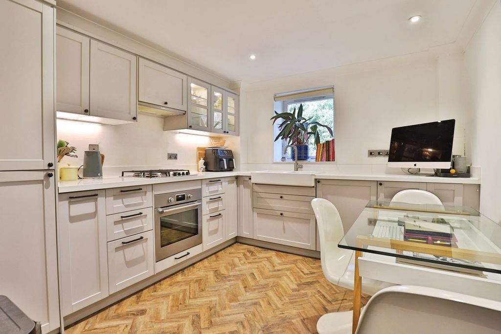 Property photo 3 of 14 Pbox-Img.Jpg