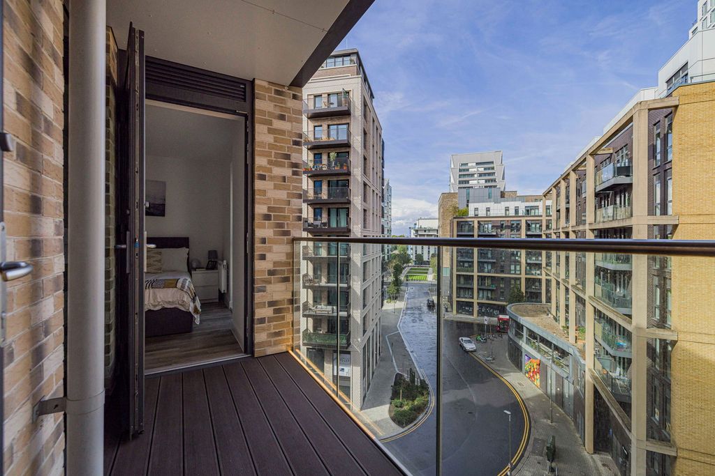 Property photo 3 of 25