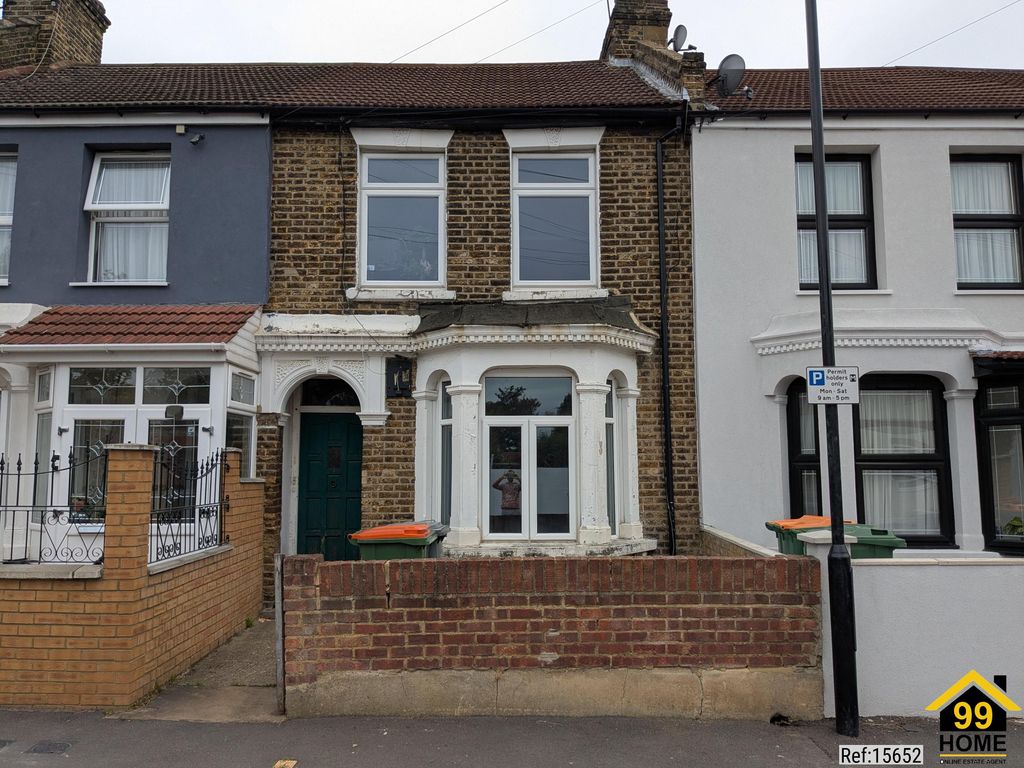 Property photo 1 of 8 Photo 0