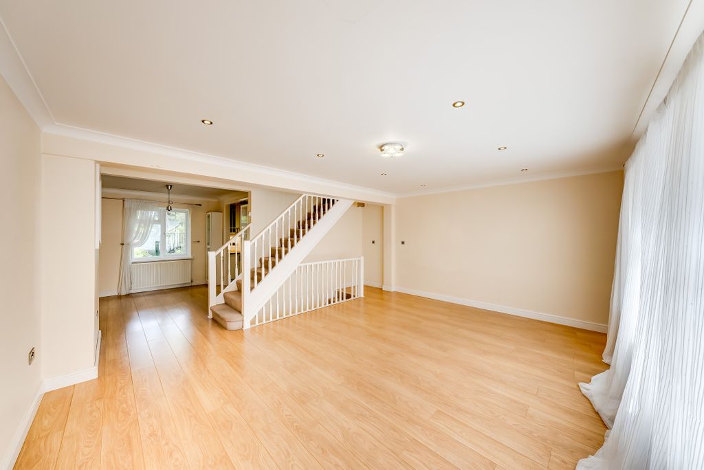 Property photo 3 of 35 A7S02590Hdr