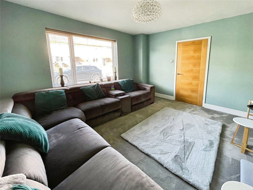 Property photo 2 of 19 Picture No. 31