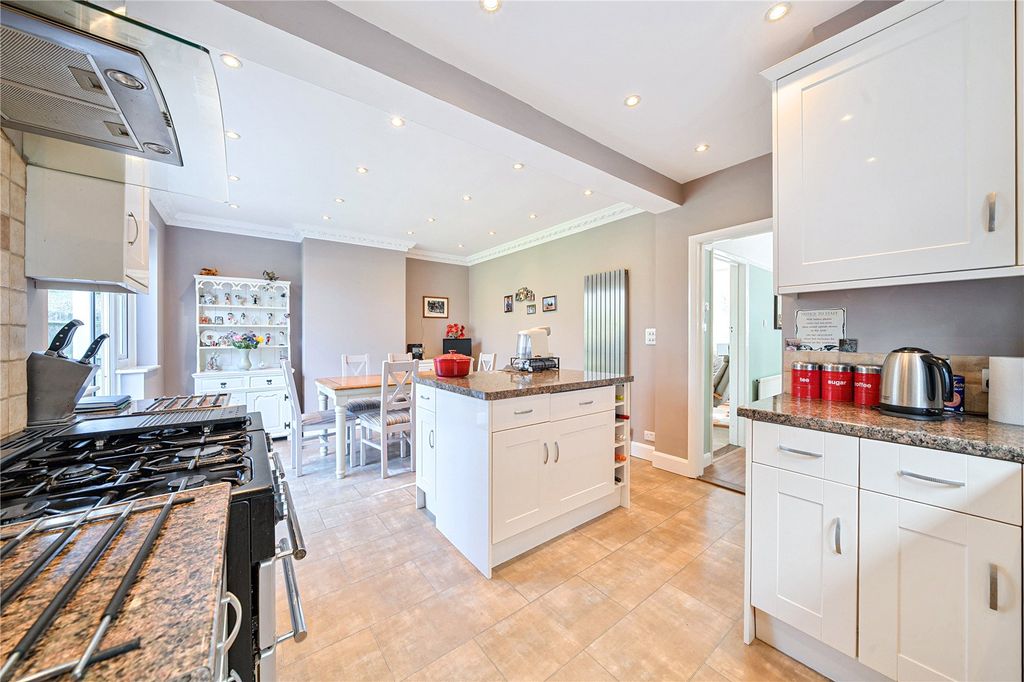 Property photo 3 of 30 Kitchen